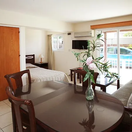 Hotel apartamentowy Petsas