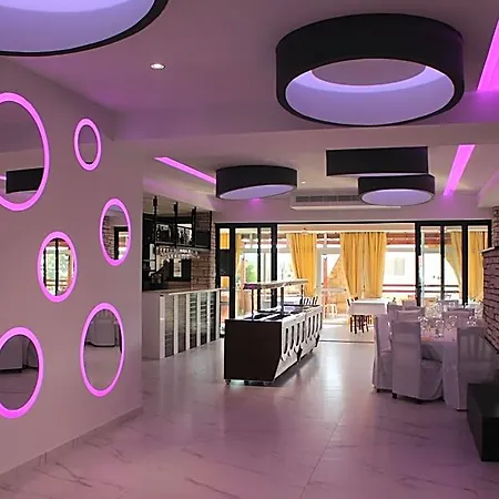Aparthotel Petsas