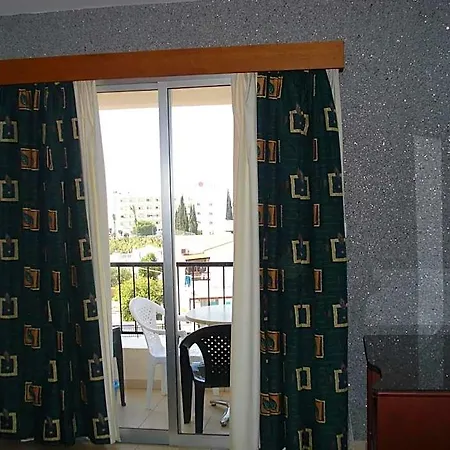 Petsas Aparthotel