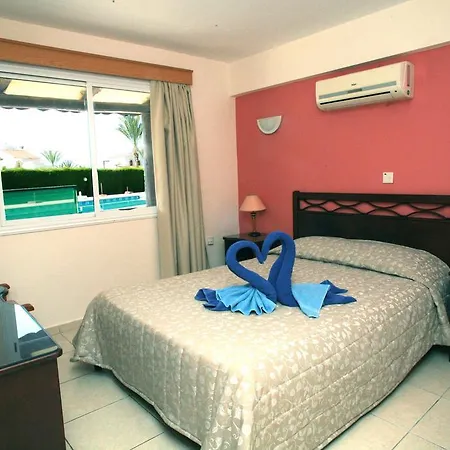 Petsas Aparthotel 4*