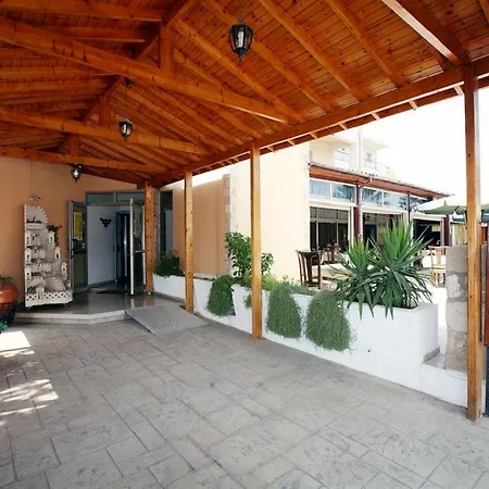 Aparthotel Petsas 4*