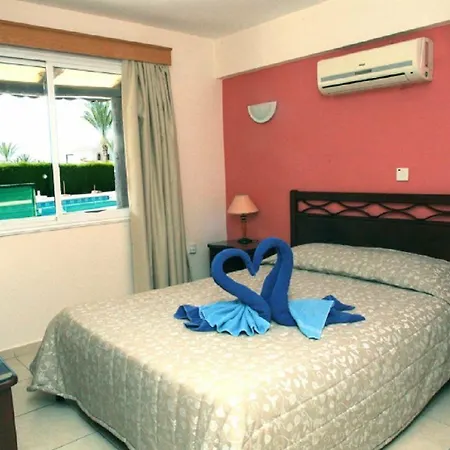 Aparthotel Petsas 4*