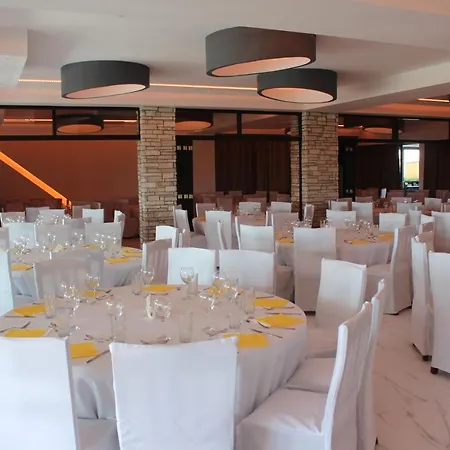 Aparthotel Petsas