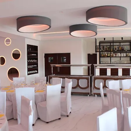 Aparthotel Petsas