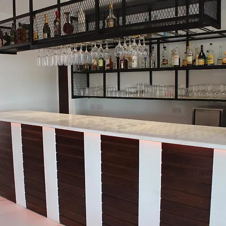 Aparthotel Petsas
