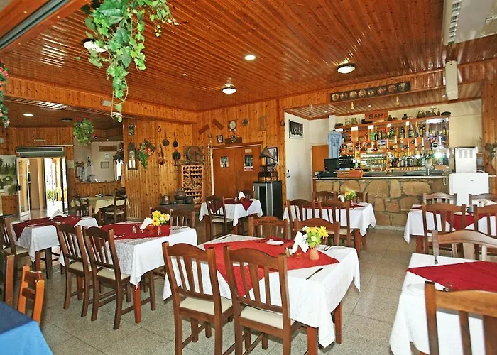 Petsas Aparthotel 3*