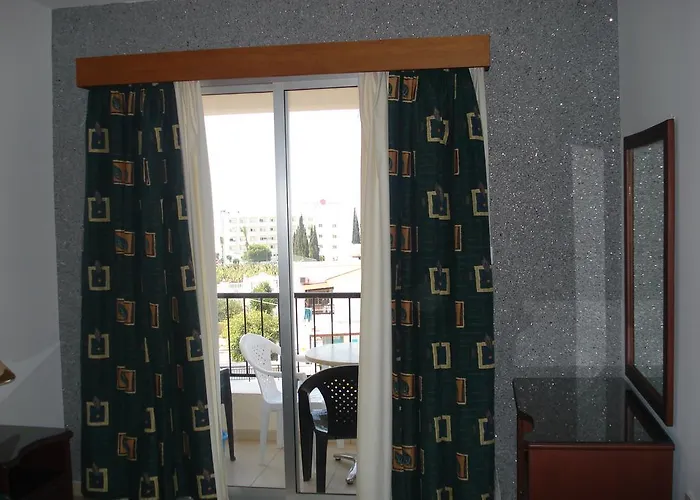 Aparthotel Petsas 3*