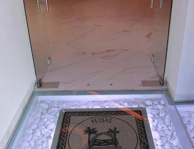 Aparthotel Petsas 3*