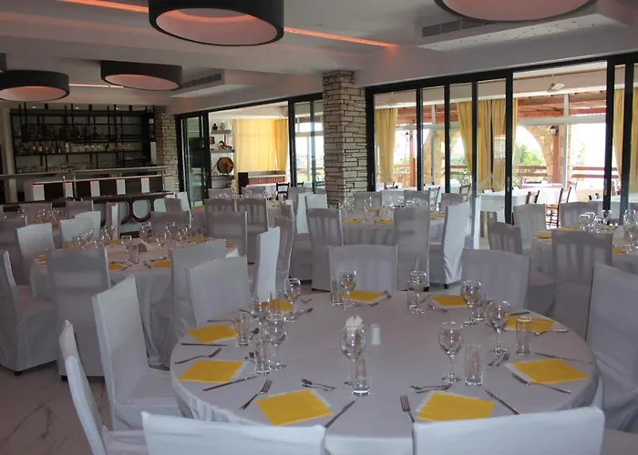 Aparthotel Petsas 3*